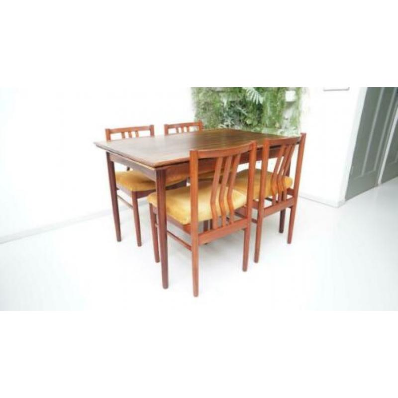 4 vintage Deense oker gele eetkamerstoelen stoelen