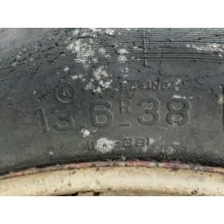 Dubbellucht banden 13.6 r38 trekkerbanden