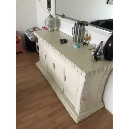 Dressoir fossiel hoogte88 breed 57 lengte180
