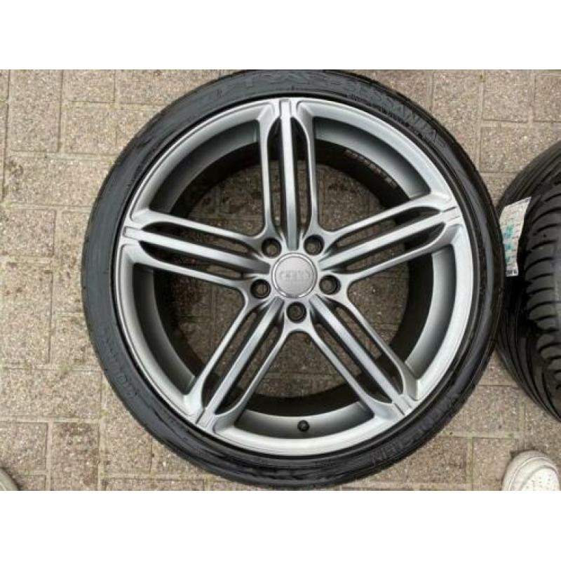 Audi RS6 Velgen Sport 19inch. 4 mooie velgen 3 goede banden
