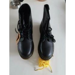 Dr Martens maat 42