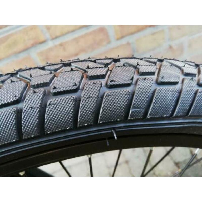NIEUWE BMXFIETSEN IN MOOIE KLEUREN RIJKLAAR zie omschrijving