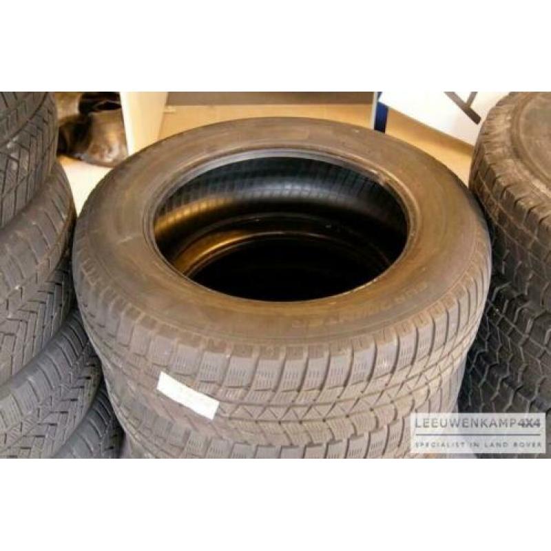 Winterbanden set van 3 Falken HS449 235/65/18 110H