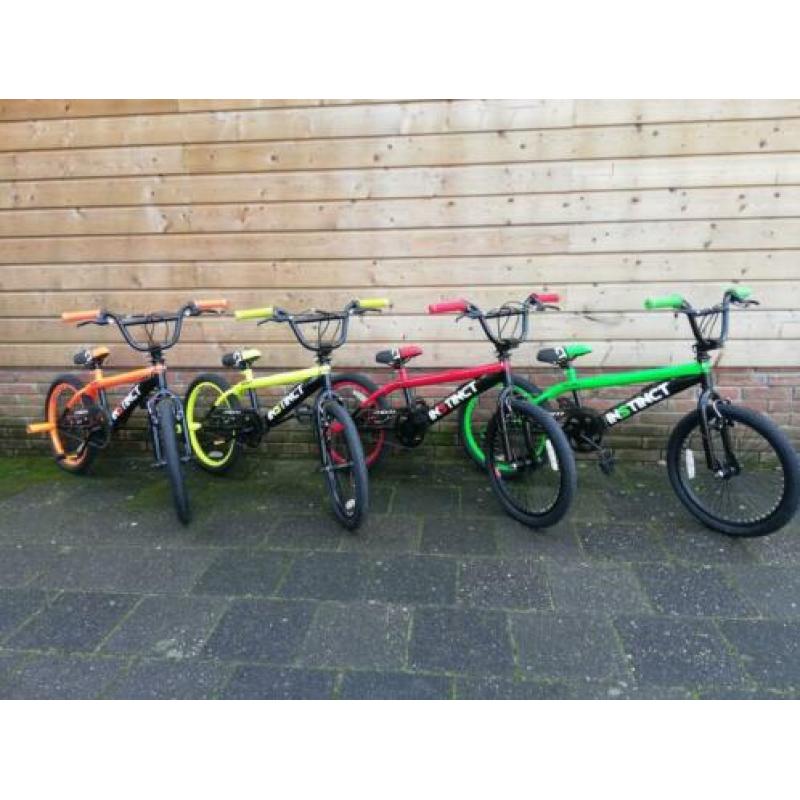 NIEUWE BMXFIETSEN IN MOOIE KLEUREN RIJKLAAR zie omschrijving