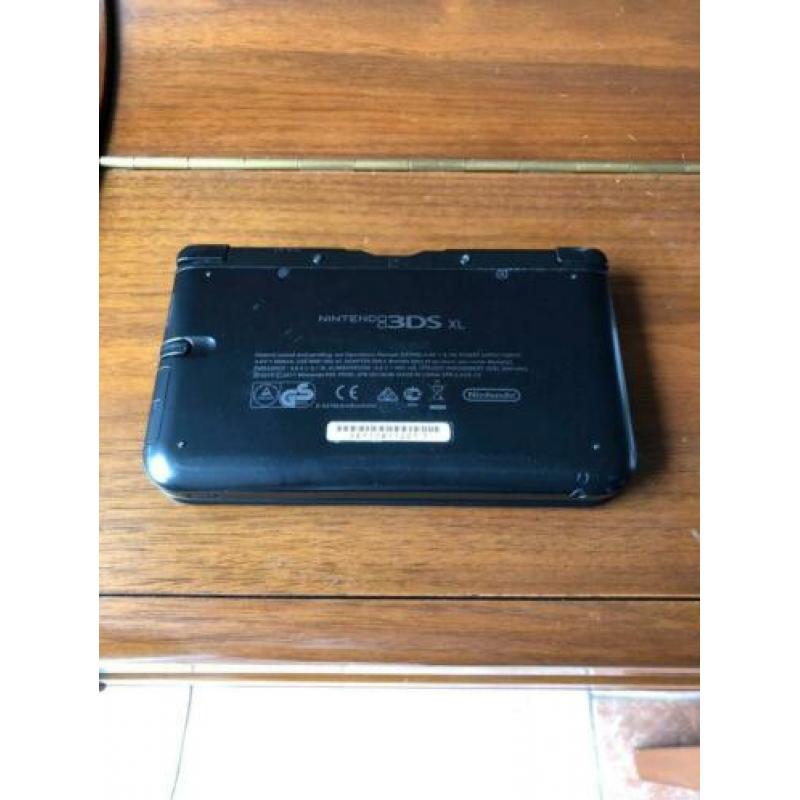 Nintendo 3DS XL Zwart + Gratis Sky3DS+