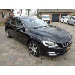 Volvo V60 PLUG IN HYBRID 2.4 D6 AWD PL.I SUM.LEDER/NAVI/LMV/