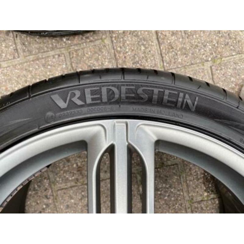 Audi RS6 Velgen Sport 19inch. 4 mooie velgen 3 goede banden