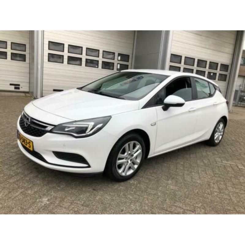 Opel Astra 1.6 CDTI Business+ (bj 2016) EURO6/NAVI/PDC/LUXE!