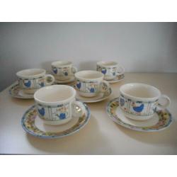 Theepot en kop en schotels, theeservies
