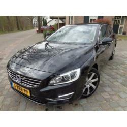 Volvo V60 PLUG IN HYBRID 2.4 D6 AWD PL.I SUM.LEDER/NAVI/LMV/