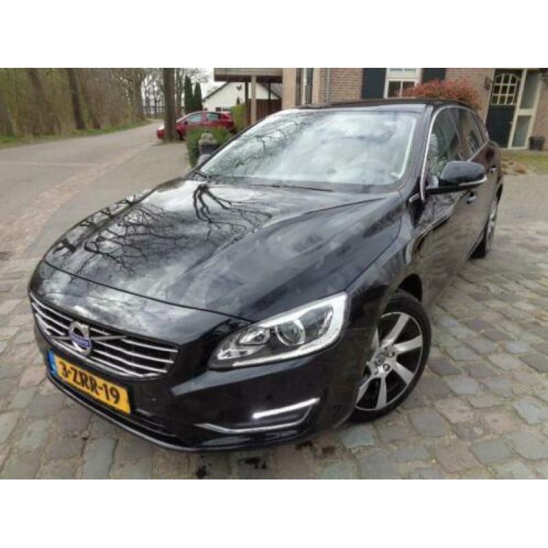 Volvo V60 PLUG IN HYBRID 2.4 D6 AWD PL.I SUM.LEDER/NAVI/LMV/
