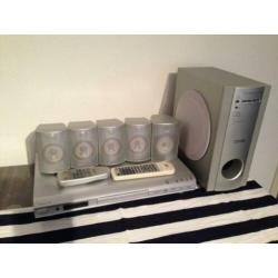 He dvd speler 5.1 Kanaal inclusief de set van 5 speakers