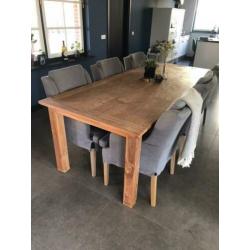 Mooie eiken houten eettafel