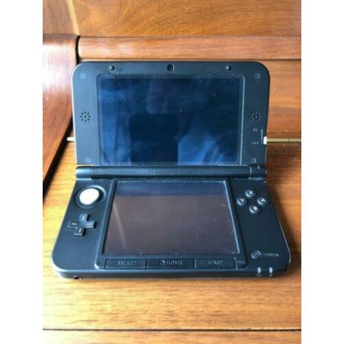 Nintendo 3DS XL Zwart + Gratis Sky3DS+