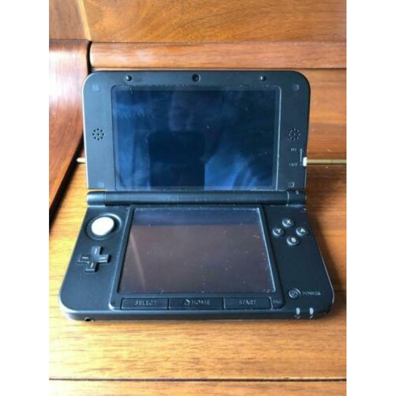 Nintendo 3DS XL Zwart + Gratis Sky3DS+
