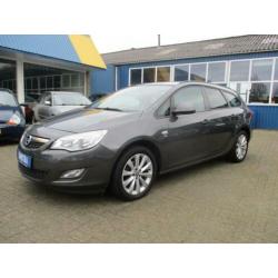Opel Astra Sports Tourer 1.4-16V Turbo "Cosmo" Half leder -