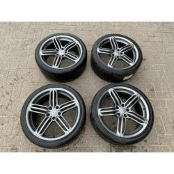 Audi RS6 Velgen Sport 19inch. 4 mooie velgen 3 goede banden