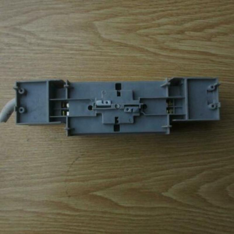 Tehalit wcd Wandcontactdoos L6400 wandgoot / wit / zwart
