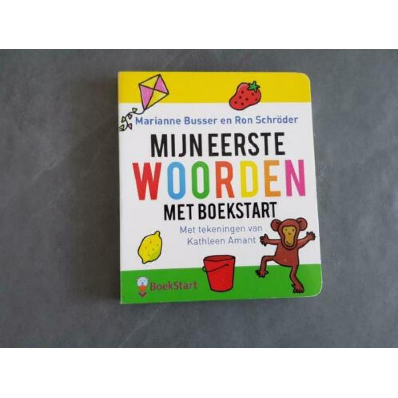 Diverse kinderboeken en zwangerschap