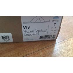Toms viv leren slippers maat 37,5 / 7 nieuw