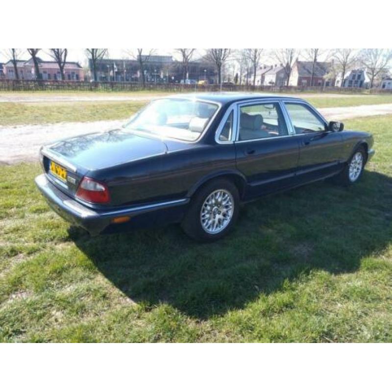 Jaguar XJ 3.2 Executive V8 2000 youngtimer