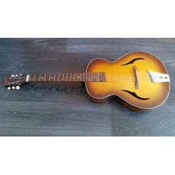 Prima bespeelbaar antieke Nederlandse gitaar