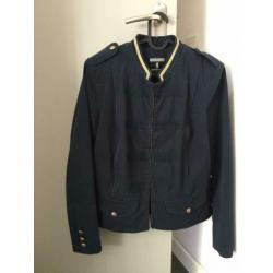 Geheel nieuwe donkerblauwe blazer van summum in maat 42