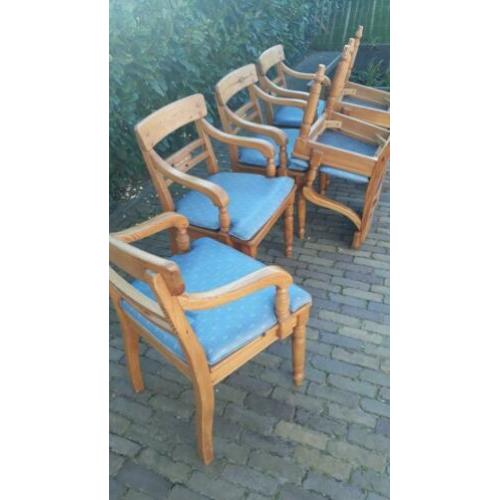6 houten stoelen