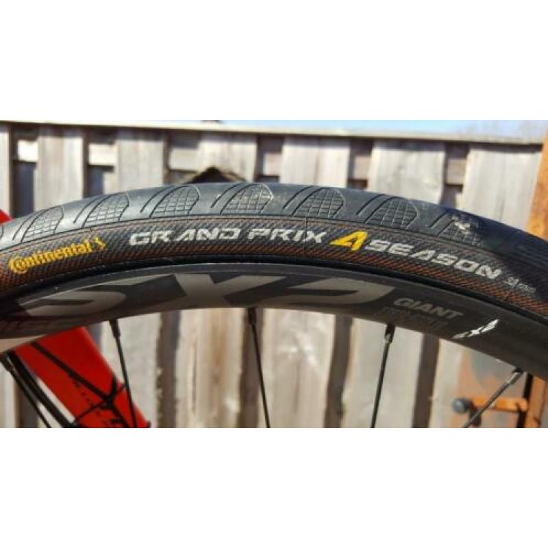 Een mooie giant tcx grevel bike.