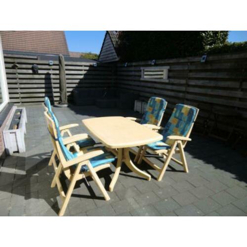 Tuinset met tafel,4 stoelen en kussens
