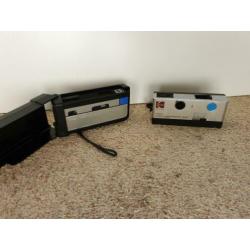 2x Kodak Instamatic Camera Model 300 en 330 , vintage