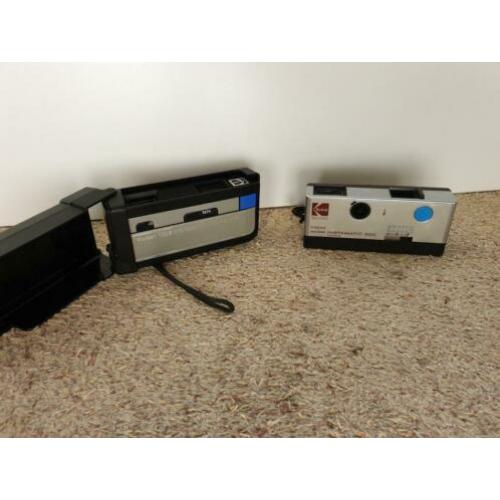 2x Kodak Instamatic Camera Model 300 en 330 , vintage