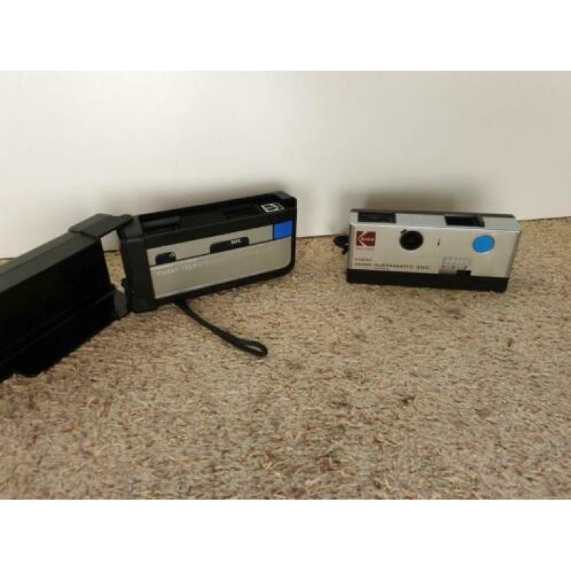 2x Kodak Instamatic Camera Model 300 en 330 , vintage