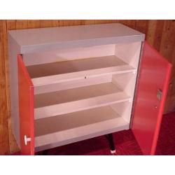 Hippe Retro vintage kast design dressoir wandkast commode