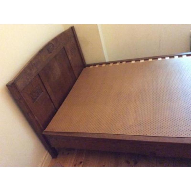 Antiek eikenhouten bed