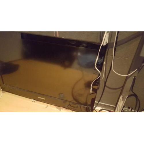 Samsung hd tv 80 cm met gratis muur beugel.