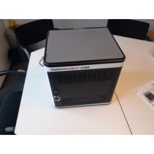 Universeel tablet/ i pad oplaadstation PARAPROJECT CUBE.