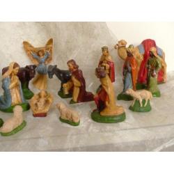 Oude gipsen kerstgroep voor brocante kerststal