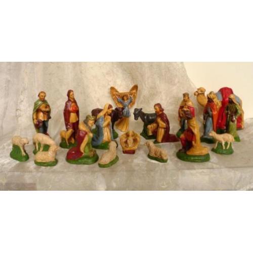 Oude gipsen kerstgroep voor brocante kerststal