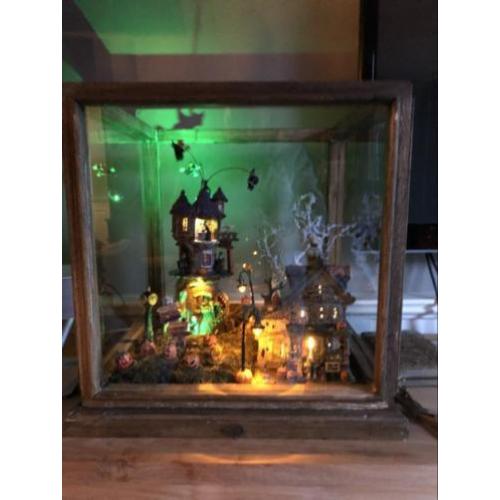 Lemax spooky town lantaarn met limited witches tower