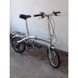 Vouwfiets met 7 versnellingen.