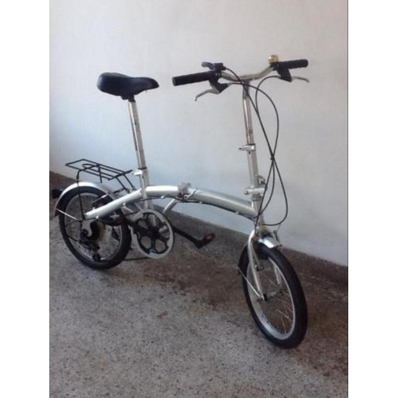 Vouwfiets met 7 versnellingen.