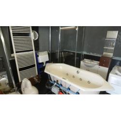 Complete villeroy en boch badkamer jacuzzi bubbelbad whirlpo