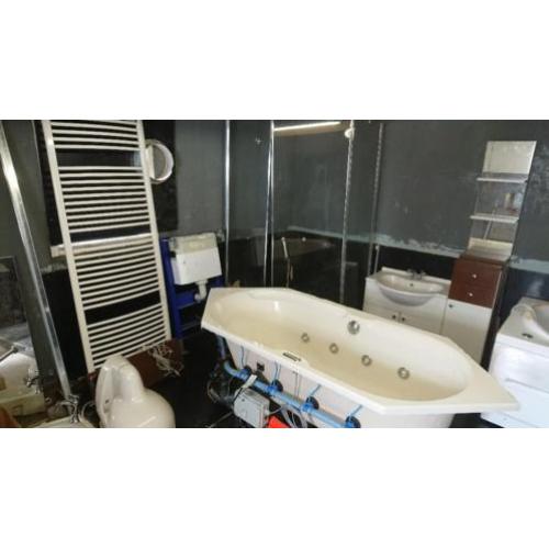 Complete villeroy en boch badkamer jacuzzi bubbelbad whirlpo