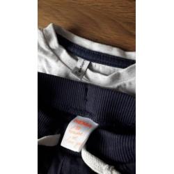 Setje blauwe broek en shirt met little hugger maat 50
