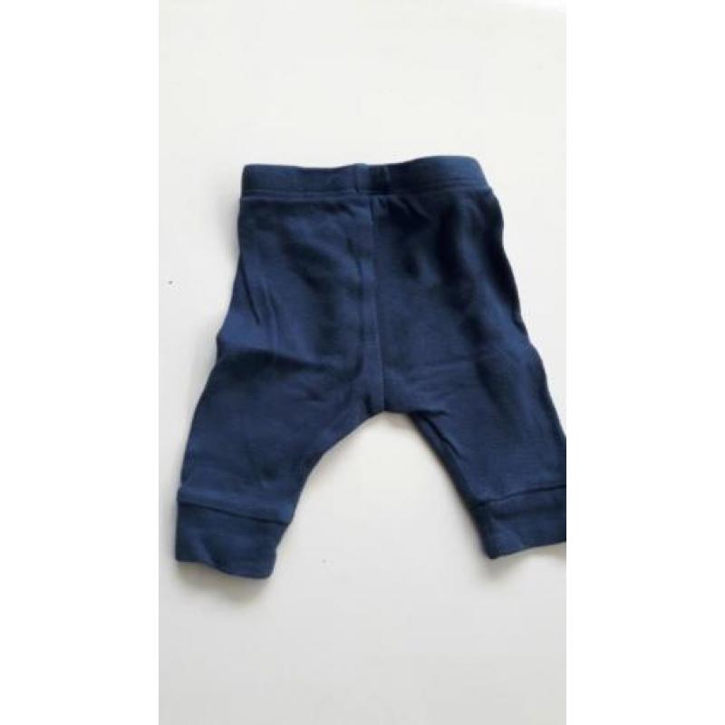 2 broekjs wit en blauw maat 50