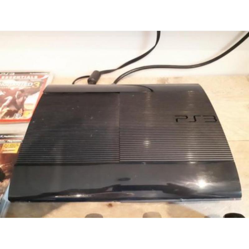 Perfect werkende PS3 500gb / go met 15 spellen en assecoires