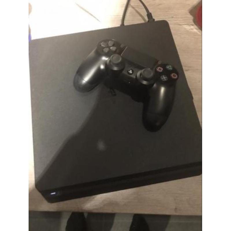 Playstation 4 slim met controller