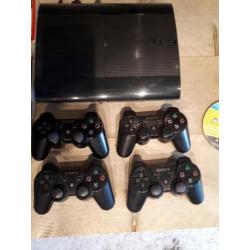Perfect werkende PS3 500gb / go met 15 spellen en assecoires