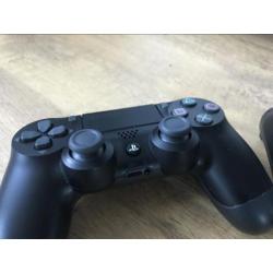 Ps4 slim met vr en 2 controllers en camera